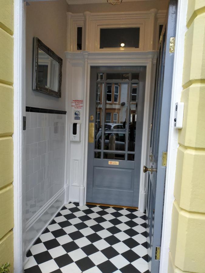 The Castleton Bed & Breakfast Blackpool Exterior photo