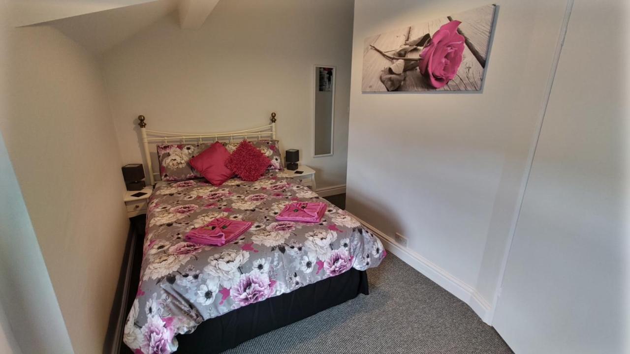 The Castleton Bed & Breakfast Blackpool Exterior photo