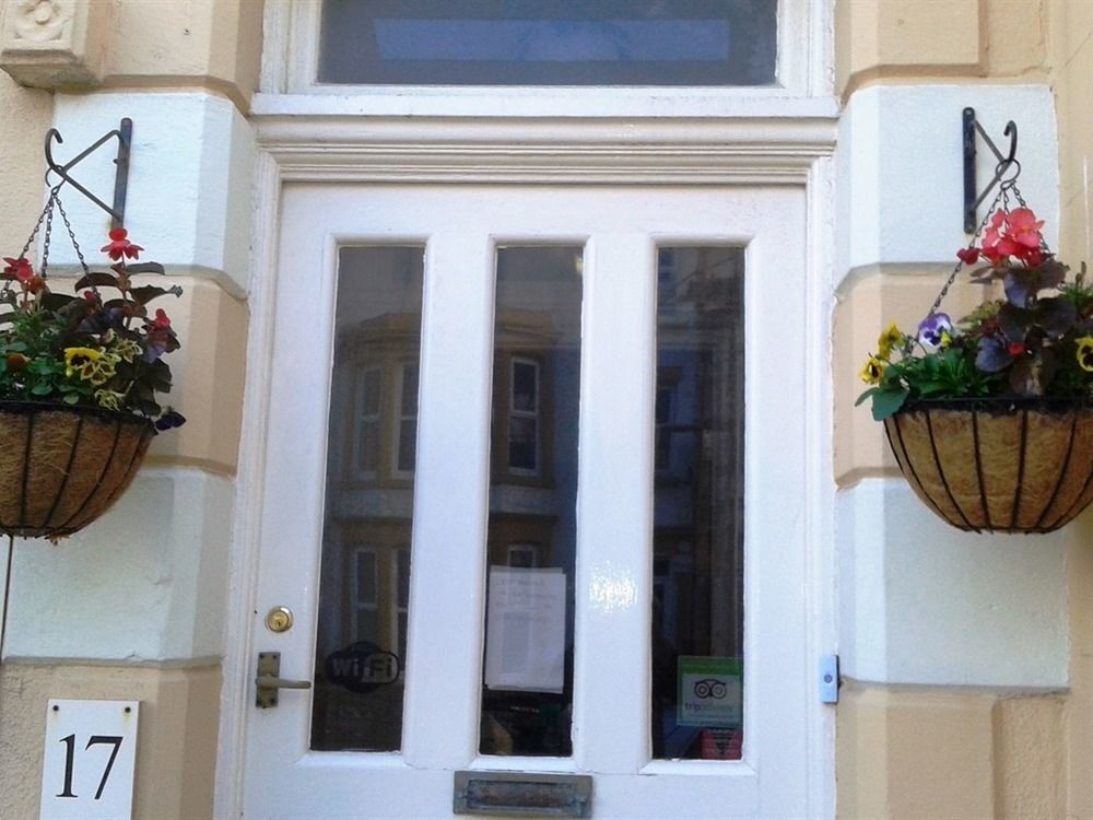 The Castleton Bed & Breakfast Blackpool Exterior photo